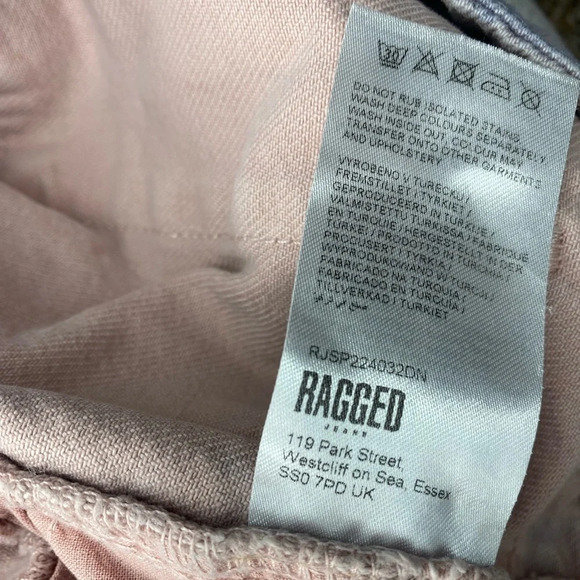 Ragged pants - Picture 12 of 13